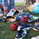 Im Vorfeld sammelten die Schüler Sportkleidung und Fußballschuhe für Flüchtlingskinder.
