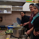 Vierter Kochabend-Kochen verbindet